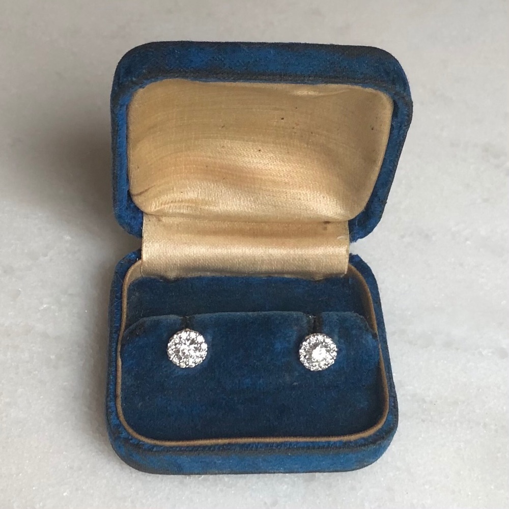 SOLD! 1cttw Diamond 14K Gold Vintage Stud Earrings - Picture 10 of 11